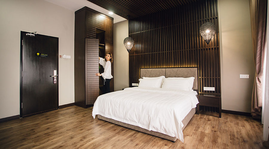 M Global Hotel - Rooms - Balinese Theme
